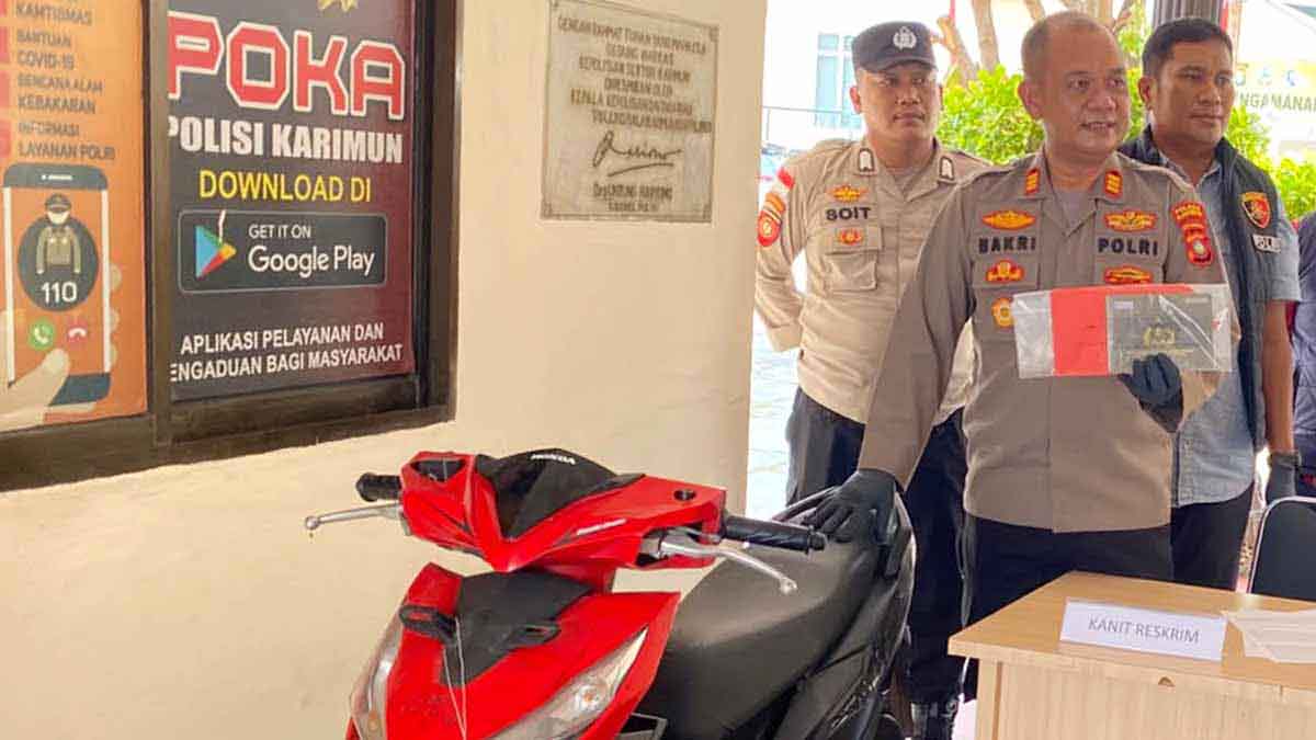 Polisi mengimbau masyarakat menerapkan tips aman memarkir kendaraan untuk mencegah curanmor.