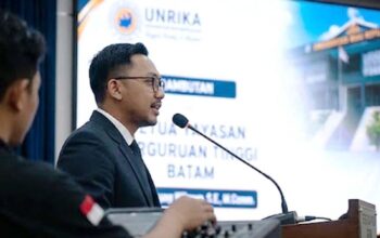 Ketua YPTB Edwin Agung Wibowo menjelaskan sistem seleksi terbuka pemilihan Rektor Unrika.